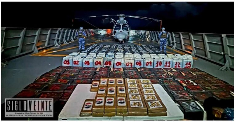 Decomisa la Marina 8.3 toneladas de droga y la detención de 23 presuntos delincuentes en costas de Michoacán