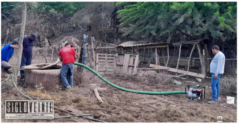 El Sistema de Agua Potable y Alcantarillado de Huetamo realiza la limpieza de pozos tras inundaciones en las localidades de Tziritzícuaro y El Embarcadero