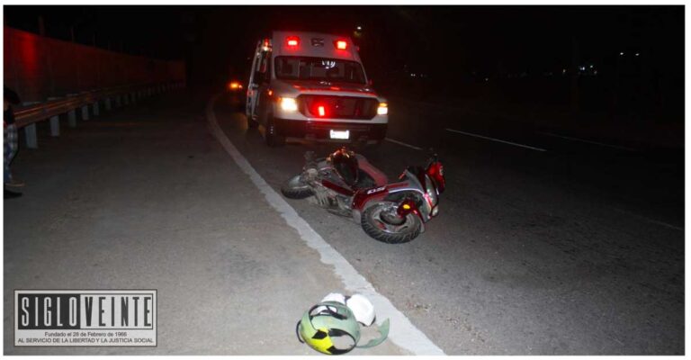 Fallece mujer en La Piedad al chocar motocicleta con una camioneta