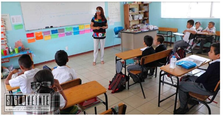 Nuevos maestros llegan a escuelas de más de 70 comunidades de municipios como Tzitzio, Carácuaro, Tacámbaro, entre otros