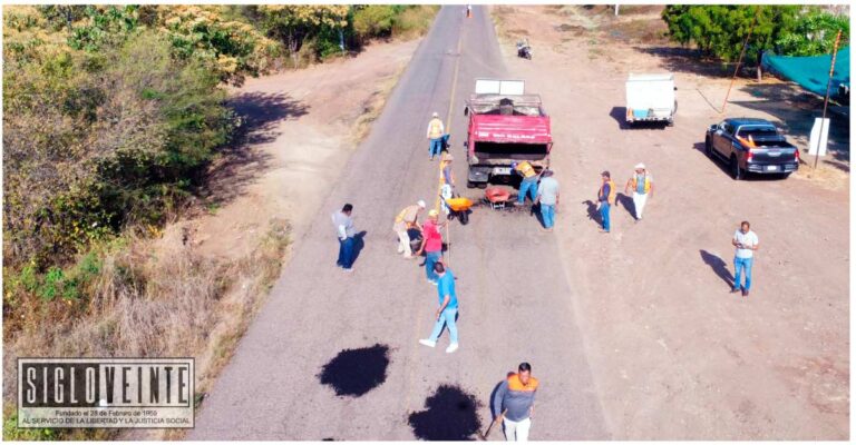 Alcalde de Huetamo arranca el bacheo en la carretera federal 51