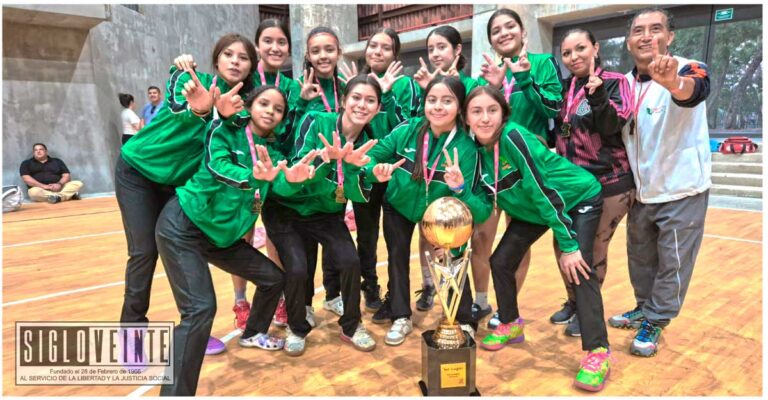 Alumnas del CECyTEM de Las Guacamayas se coronan tricampeonas y seleccionadas nacionales de básquet