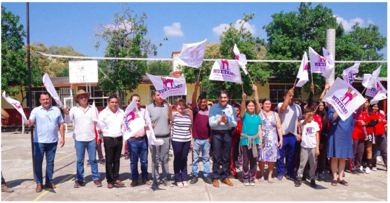 Gobierno municipal de Huetamo inicia construcción de techumbre en Telesecundaria de Montecillos