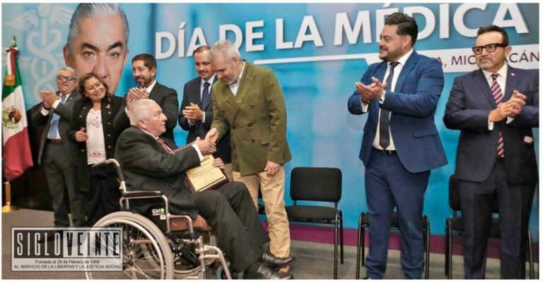 Reconocen a médico de Huetamo Juan Abraham Bermúdez como pionero de la nefrología en Michoacán
