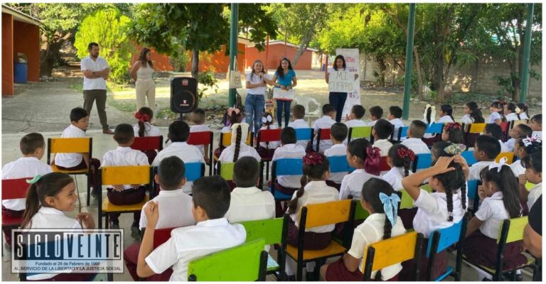 Secretaría de la Mujer y Ayuntamiento de Zirándaro imparten taller para la prevención del abuso infantil