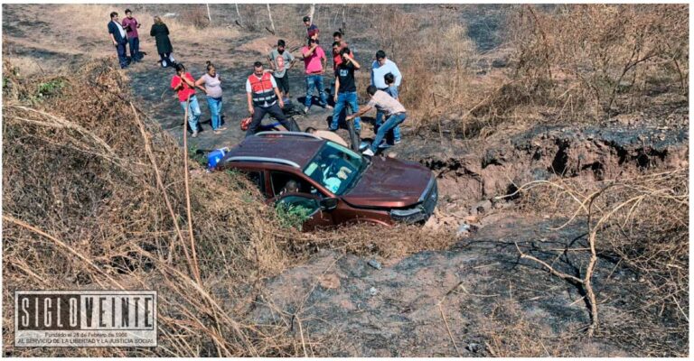 Fatal accidente en la carretera Huetamo-La Eréndira cerca de la desviación de Pejo, deja una señora fallecida