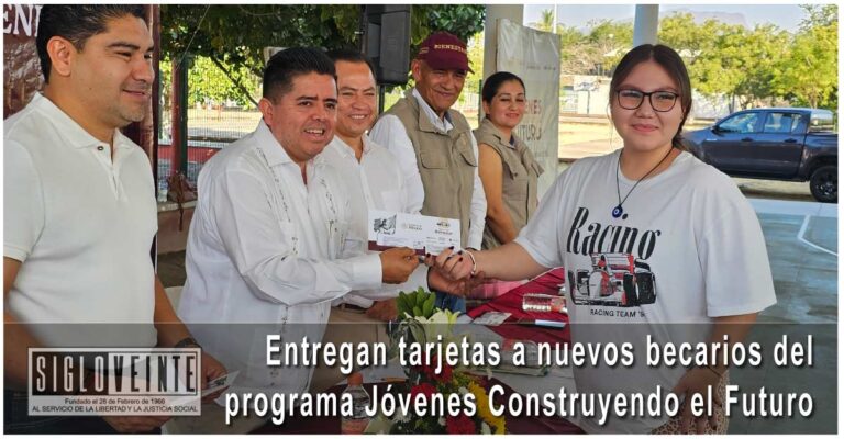 Entregan tarjetas a nuevos becarios del programa Jóvenes Construyendo el Futuro de los municipios de Huetamo, Carácuaro, Nocupétaro y San Lucas