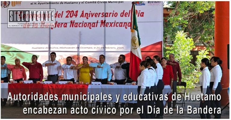 Autoridades municipales y educativas de Huetamo encabezan acto cívico por el Día de la Bandera