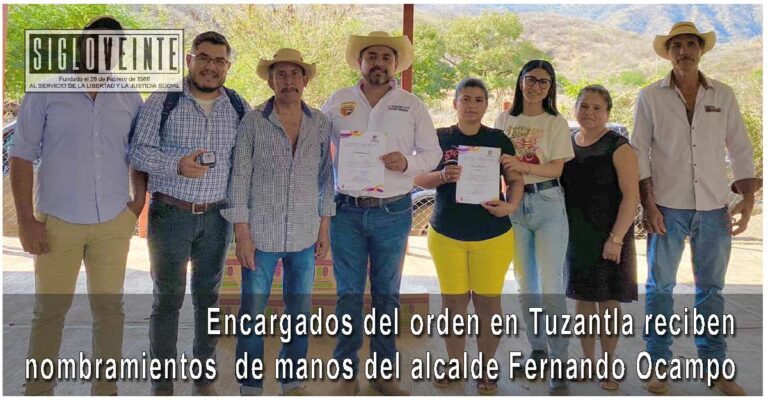 Encargados del orden en Tuzantla reciben nombramientos de manos del alcalde Fernando Ocampo