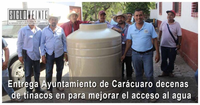 Entrega Ayuntamiento de Carácuaro decenas de tinacos en para mejorar el acceso al agua