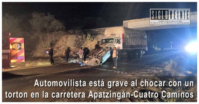 Automovilista está grave al chocar con un torton en la carretera Apatzingán-Cuatro Caminos