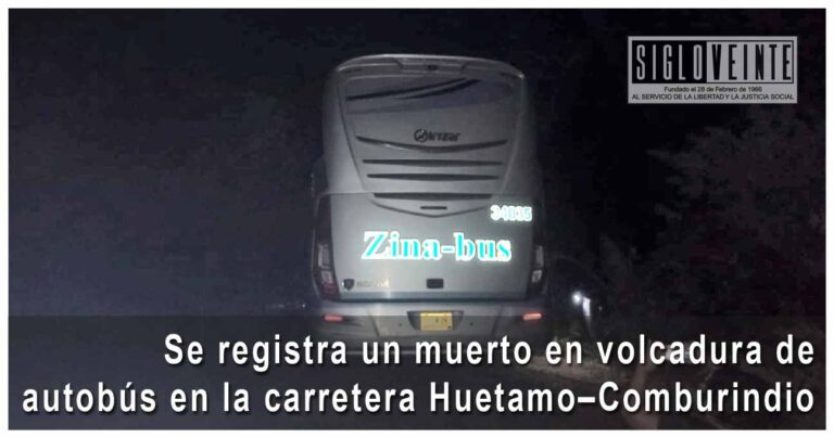 Se registra un muerto en volcadura de autobús en la carretera Huetamo Comburindio