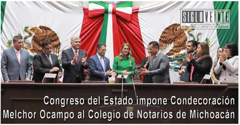 Congreso del Estado impone Condecoración Melchor Ocampo al Colegio de Notarios de Michoacán