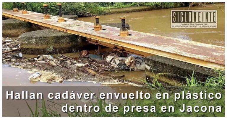 Hallan cadáver envuelto en plástico dentro de presa en Jacona