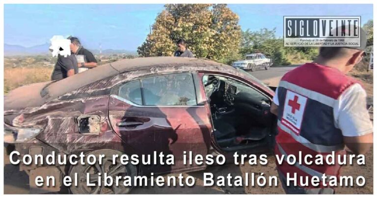 Conductor resulta ileso tras volcadura en el Libramiento Batallón Huetamo