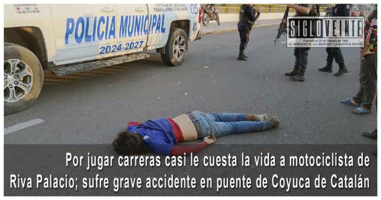 Por jugar carreras casi le cuesta la vida a motociclista de Riva Palacio; sufre grave accidente en puente de Coyuca de Catalán