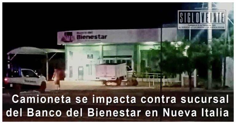 Camioneta se impacta contra sucursal del Banco del Bienestar en Nueva Italia