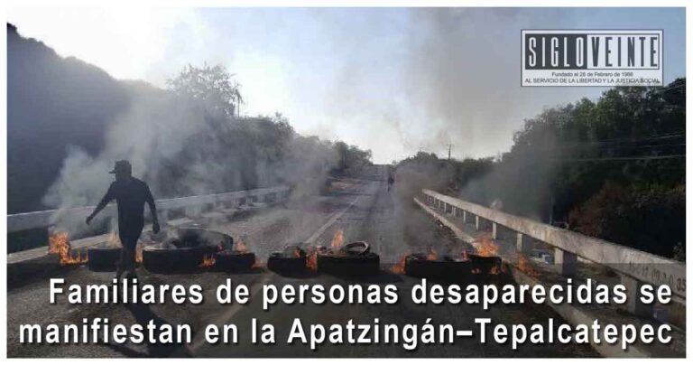 Familiares de personas desaparecidas se manifiestan en la Apatzingán–Tepalcatepec