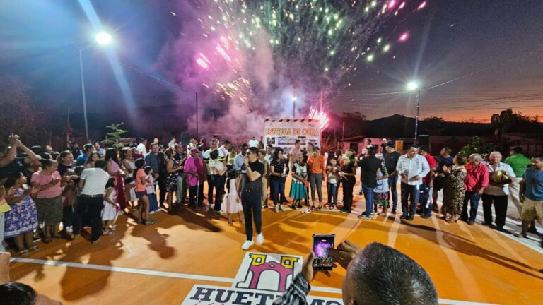 Inaugura Pablo Varona cancha deportiva y de usos múltiples en la comunidad de Coenandio