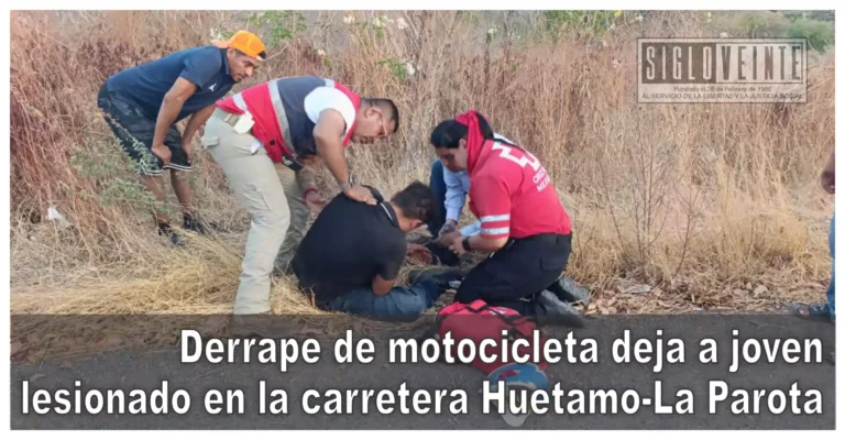 Derrape de motocicleta deja a joven lesionado en la carretera Huetamo-La Parota