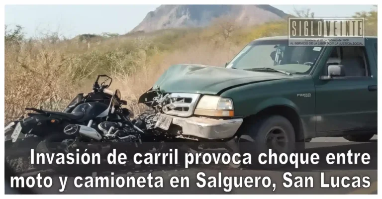 Invasión de carril provoca choque entre moto y camioneta en Salguero, San Lucas