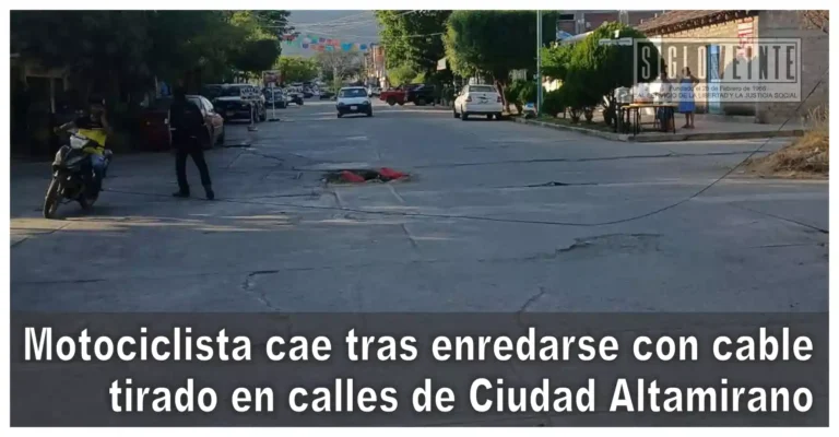Motociclista cae tras enredarse con cable tirado en calles de Ciudad Altamirano