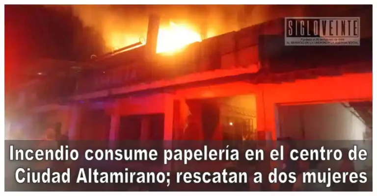 Incendio consume papelería en el centro de Ciudad Altamirano; rescatan a dos mujeres