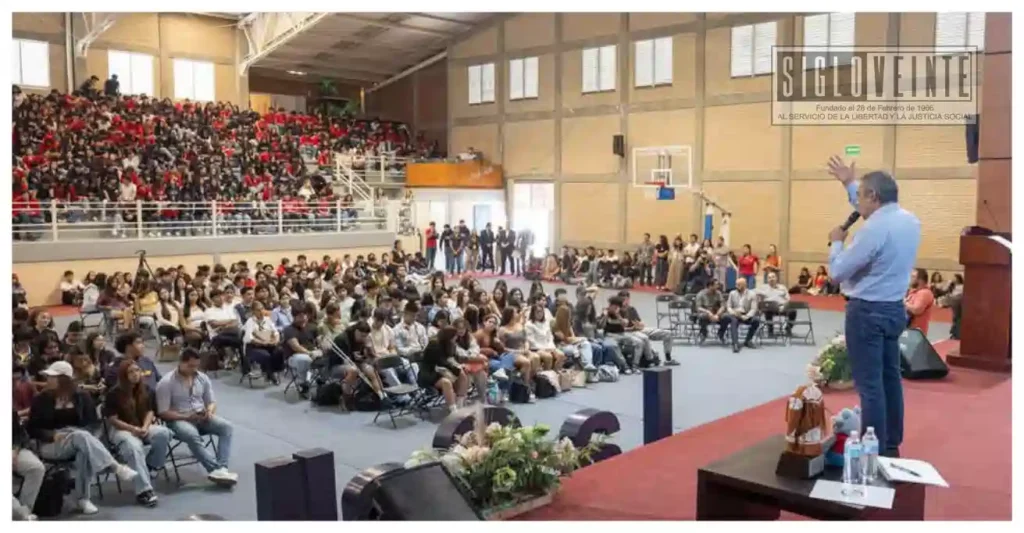 Acceso a becas y fortalecimiento de programas de estudio, compromisos de Raúl Morón con universitarios