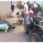 Dos estudiantes menores de edad resultan lesionados tras accidente de motocicleta en Huetamo