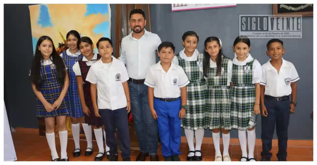 Hever Tentory reconoce a niñas y niños como agentes de cambio durante el Cabildo Infantil 2026 en Carácuaro