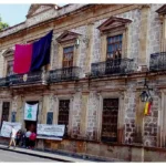 Huelga en la UMSNH continúa a puertas cerradas tras fallos judiciales a favor del sindicato