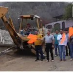 Inicia Hever Tentory obra de pavimentación en la colonia Froylán Vargas de Carácuaro