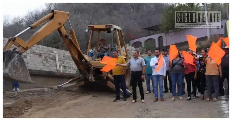Inicia Hever Tentory obra de pavimentación en la colonia Froylán Vargas de Carácuaro