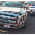 Motociclista fallece tras chocar de frente con camioneta en Zitácuaro