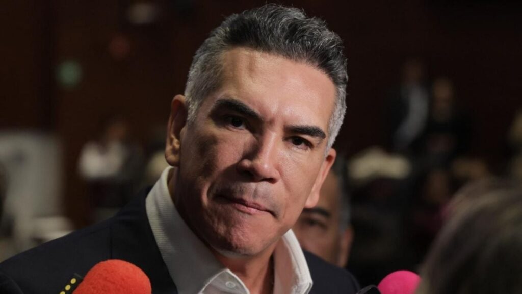 “Changoleón apestoso, eres un parásito del sistema: “Alito” Moreno arremete contra Noroña