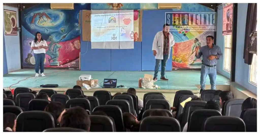 Alumnos del COBAEM Huetamo reciben charla sobre riesgos del vapeo y salud mental