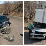 Choque entre dos camionetas en Carácuaro deja solo daños materiales