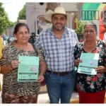 Entregan visas en Tuzantla para impulsar reencuentros familiares