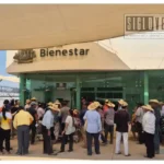 Inician pagos de becas en Huetamo y la región de Tierra Caliente; adultos mayores encabezan filas