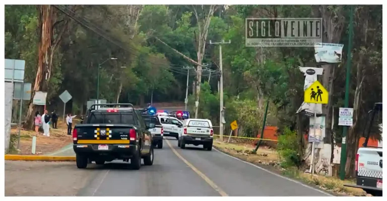 Automovilista recibe al menos 10 disparos dentro de su Chevy en Morelia