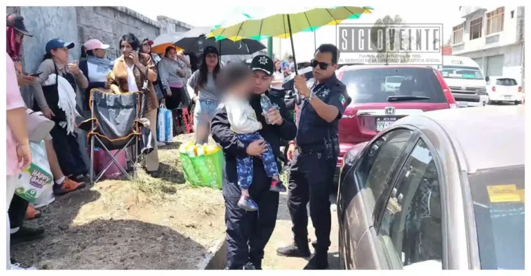 Menor es rescatado tras ser dejado dentro de vehículo en Morelia, mientras su madre conseguía boletos para el concierto de El Buki