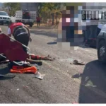 Motociclista resulta lesionado tras choque en Huetamo; casco le salva la vida