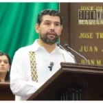 Octavio Ocampo plantea licencias parentales y sistemas de cuidados para madres trabajadoras de Michoacán