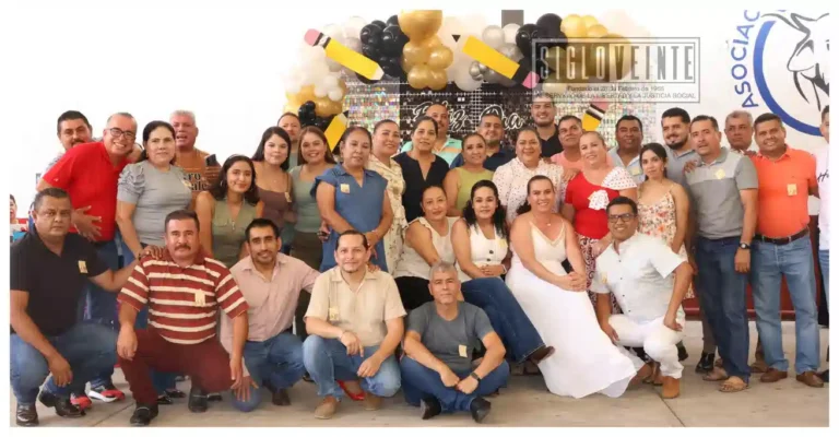 Reconoce Gobierno Municipal de Carácuaro labor de docentes en festejo por el Día del Maestro