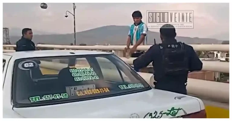 Rescatan a joven que intentaba arrojarse del puente “Carlos Manzo” en Uruapan; tiene muchas deudas dijo