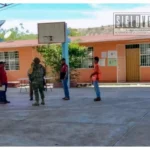 Ayuntamiento de Zirándaro y Ejército supervisan espacios que servirían como refugios temporales en caso de emergencia por lluvias