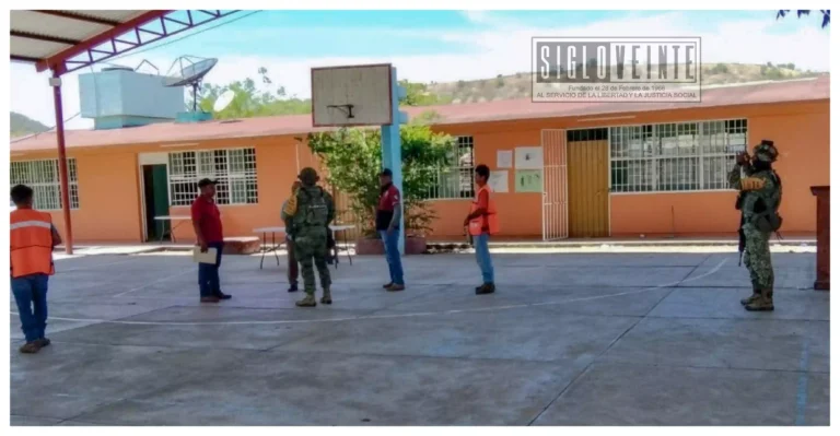 Ayuntamiento de Zirándaro y Ejército supervisan espacios que servirían como refugios temporales en caso de emergencia por lluvias