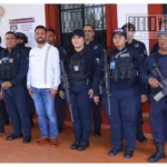 Carácuaro fortalece a su Policía; Hever Tentory entrega acreditaciones y seguros de vida