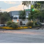 Choque entre vehículo particular y patrulla en  Morelia deja solo daños