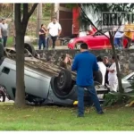 Dos estudiantes de UNICLA mueren tras volcadura en Uruapan